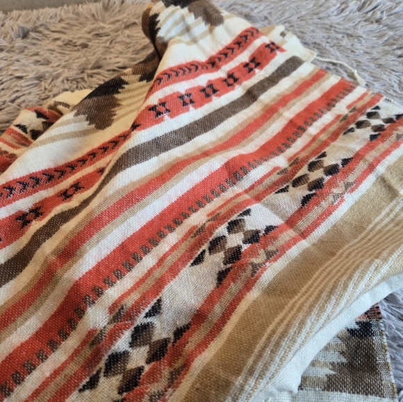 H&M Aztec Print Scarf - Picture 4 of 12